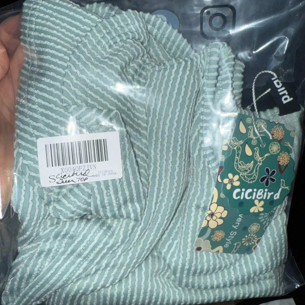 NWT Striped Green Top-S - Picture 17 of 17